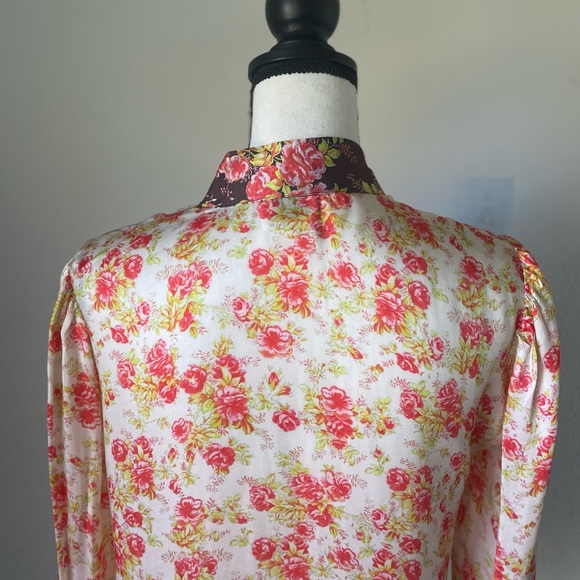 Hemant and Nandita Silky Rose Print Long Sleeve Button Up Top / Size Medium - Picture 9 of 12